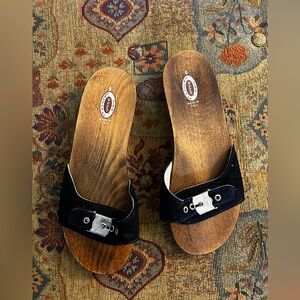 Dr. Scholl’s Wooden sandals